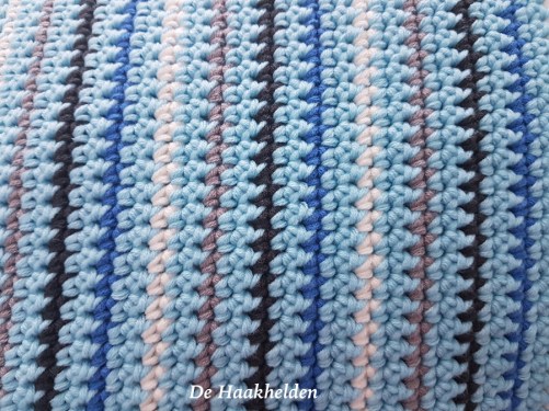 Happy colours haken kussen haakhelden